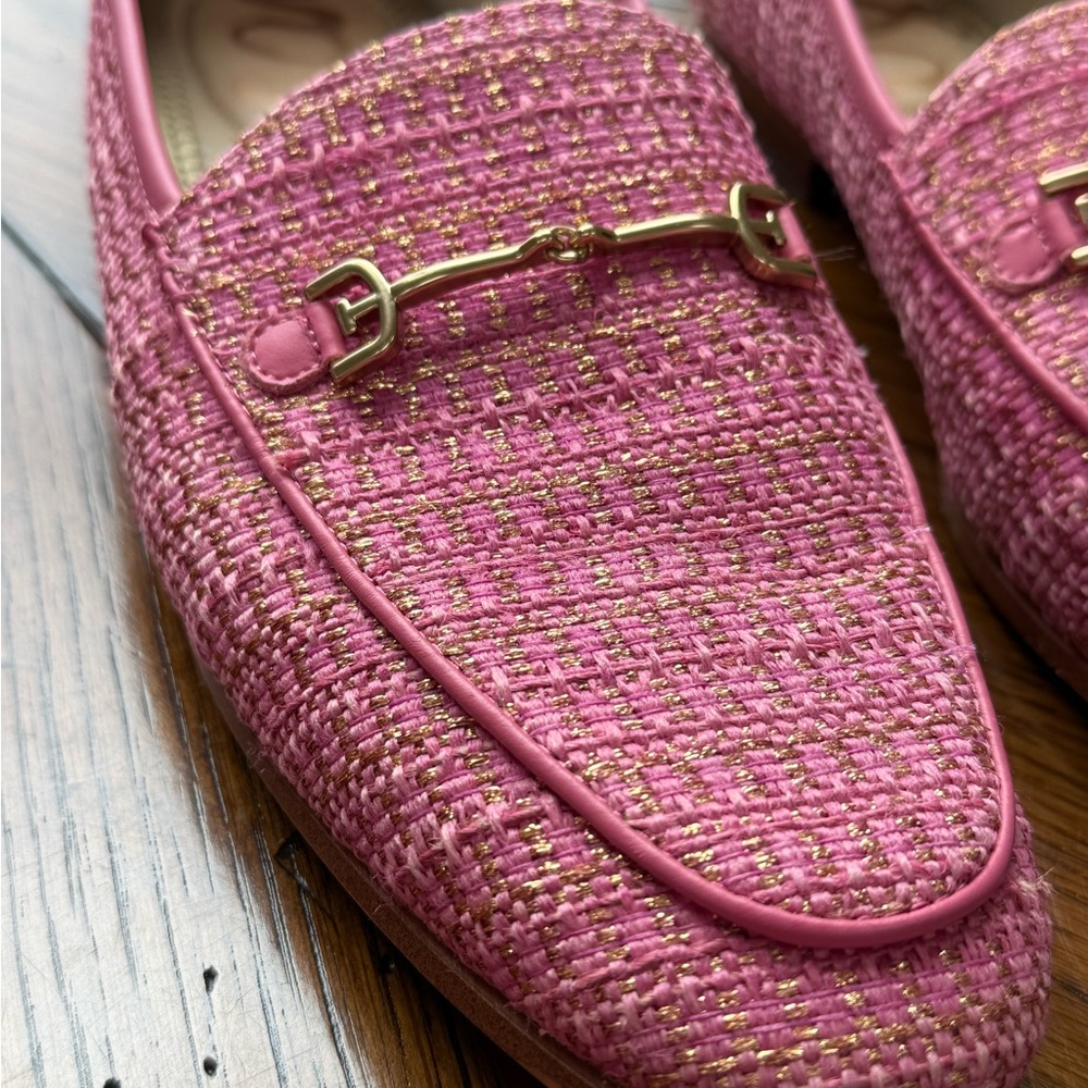 Sam Edelman Pink and Gold Loraine Pink Textured Loafers